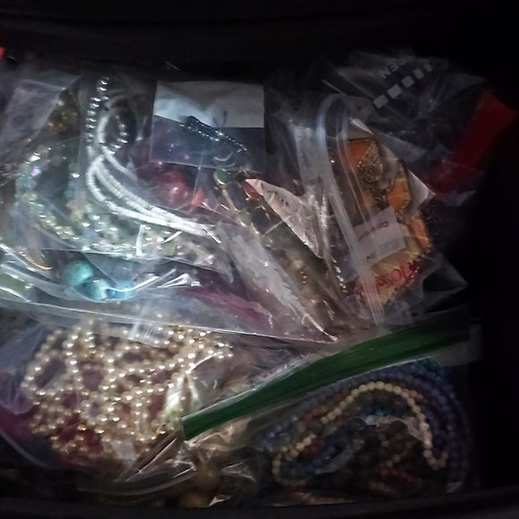 Mixed Wearable or Crafting Jewelry 2 pound box ๐ฆ Random Lot - Picture 10 of 13